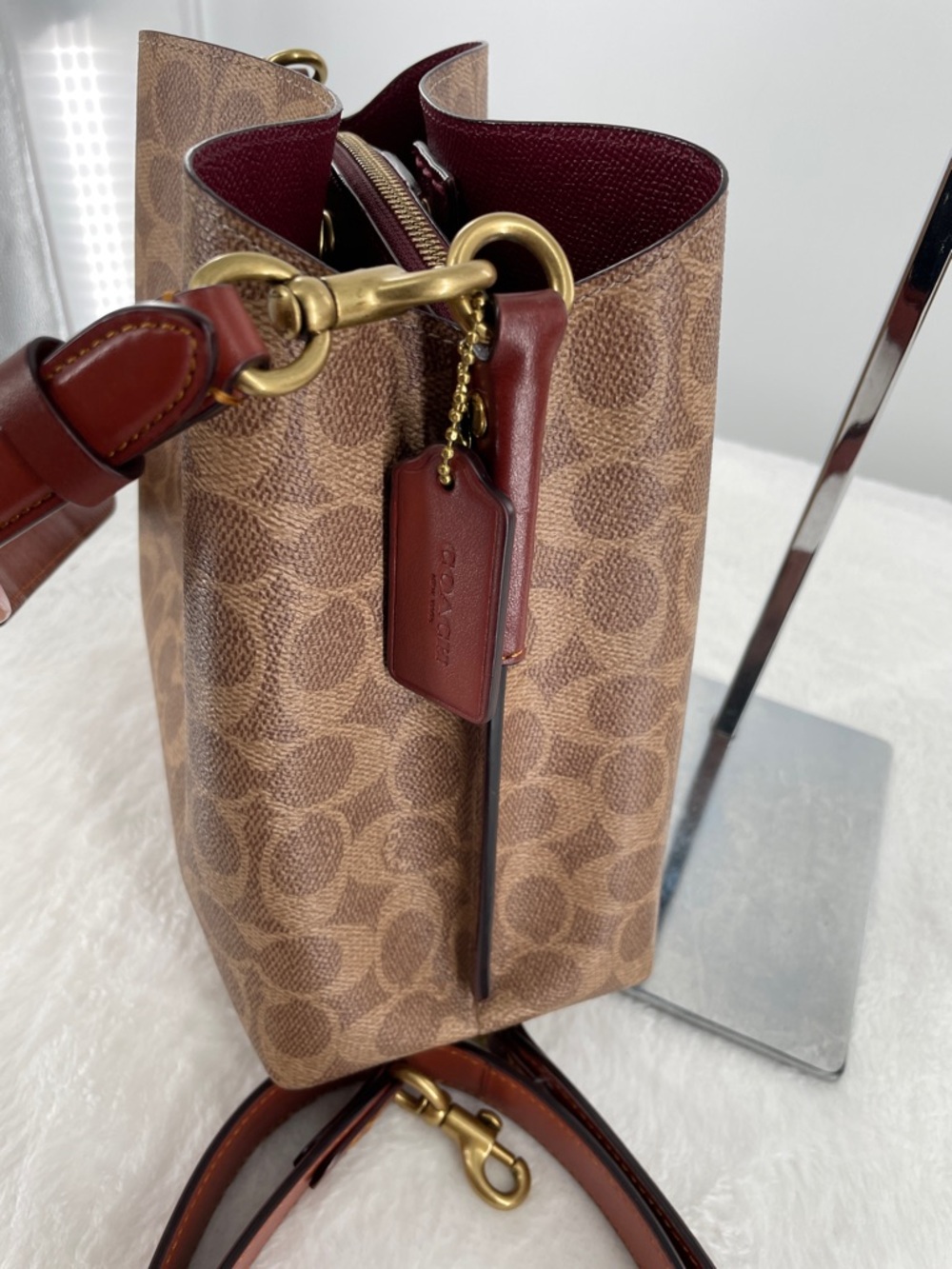 Coach Signature Leather Willow Small C3890 Bucket Bag - Picture 7 of 14